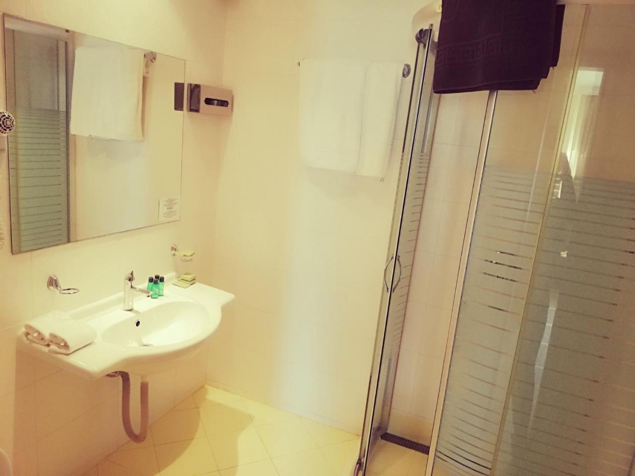 Hotel Plaza بورغاس المظهر الخارجي الصورة
